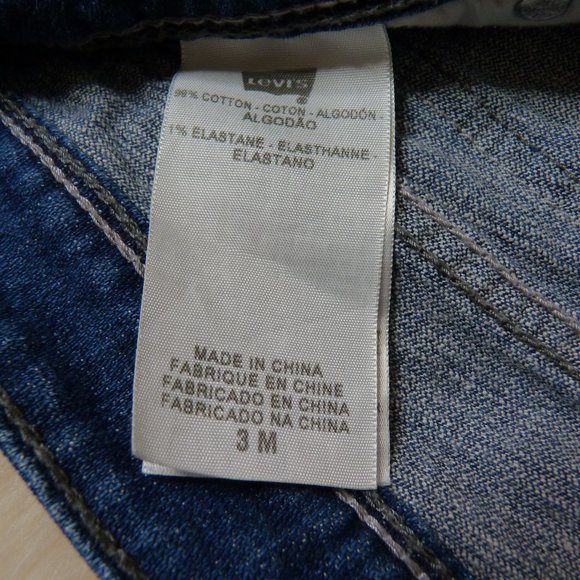 Levi's Bold Curve Lowrise Back Flap Jeans - Picture 6 of 6